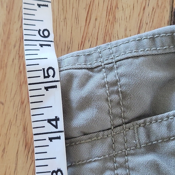 Shorts - Picture 5 of 5